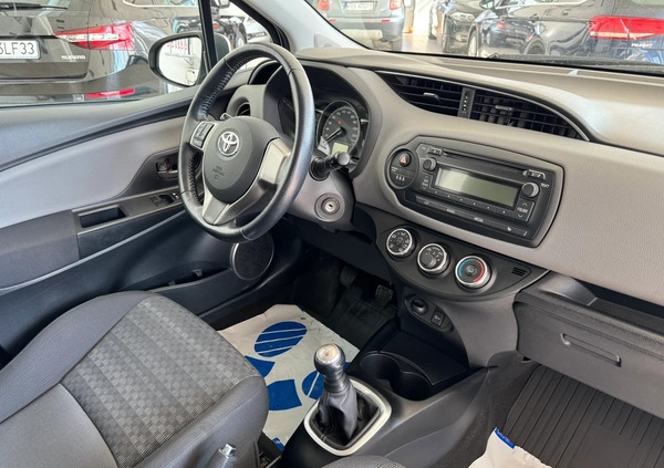 Toyota Yaris cena 37500 przebieg: 142578, rok produkcji 2015 z Częstochowa małe 497